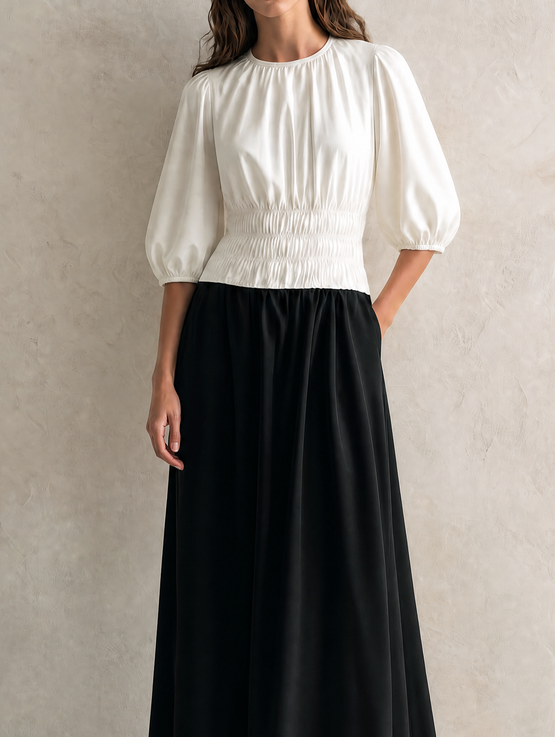 Women's Casual Black And White Woven Maxi Dress With A Round Neck And Mid-length Sleeves