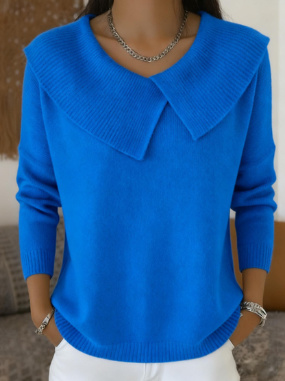 Elegant Sweater with Soft Collar