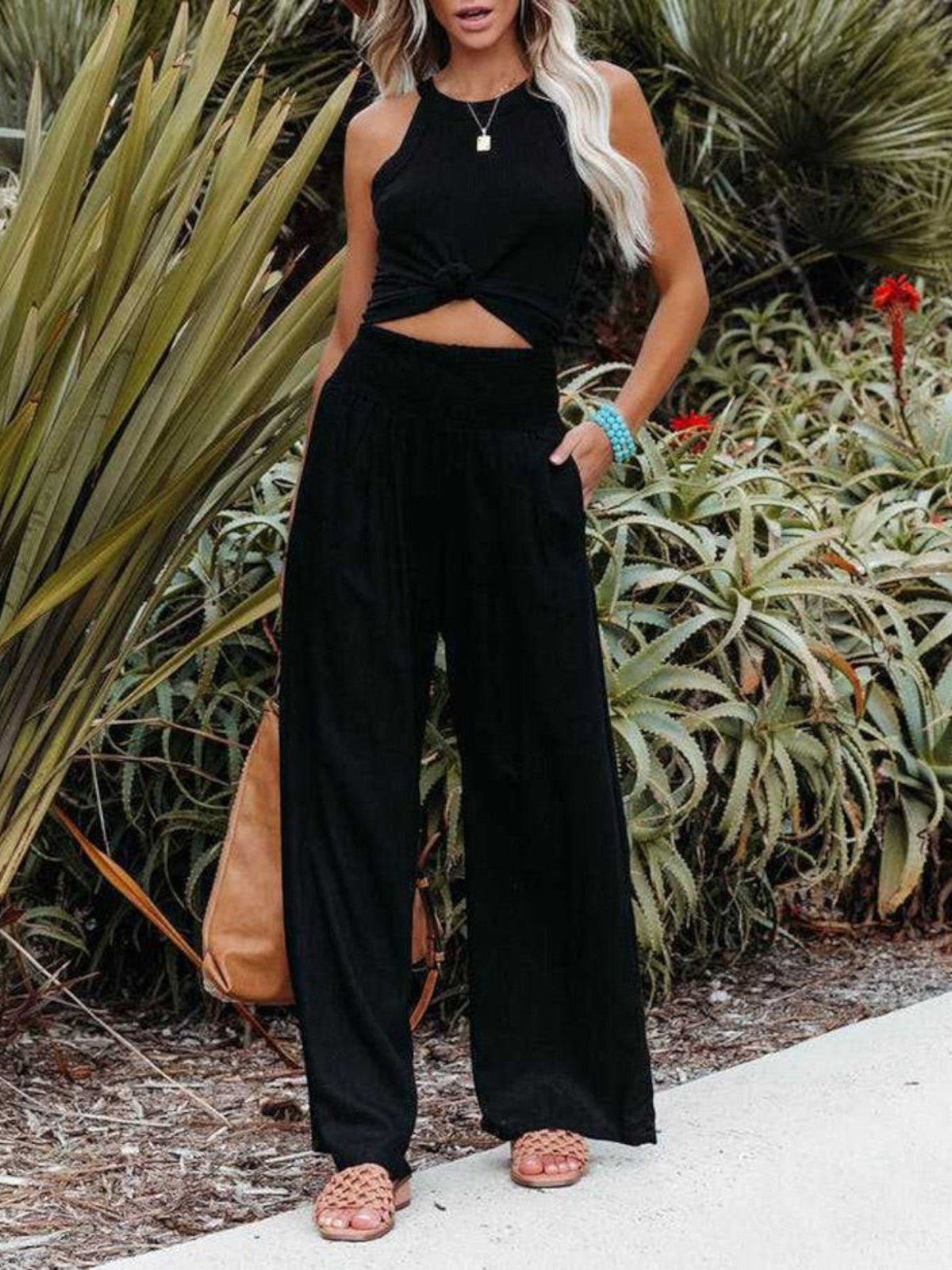 WIDE-LEG LINEN TROUSERS