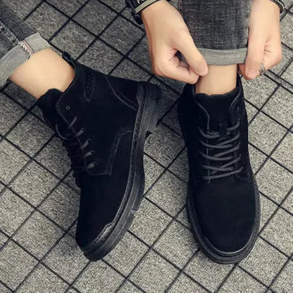 Adrian | Botas clásicas de ante con cordones para hombre 
