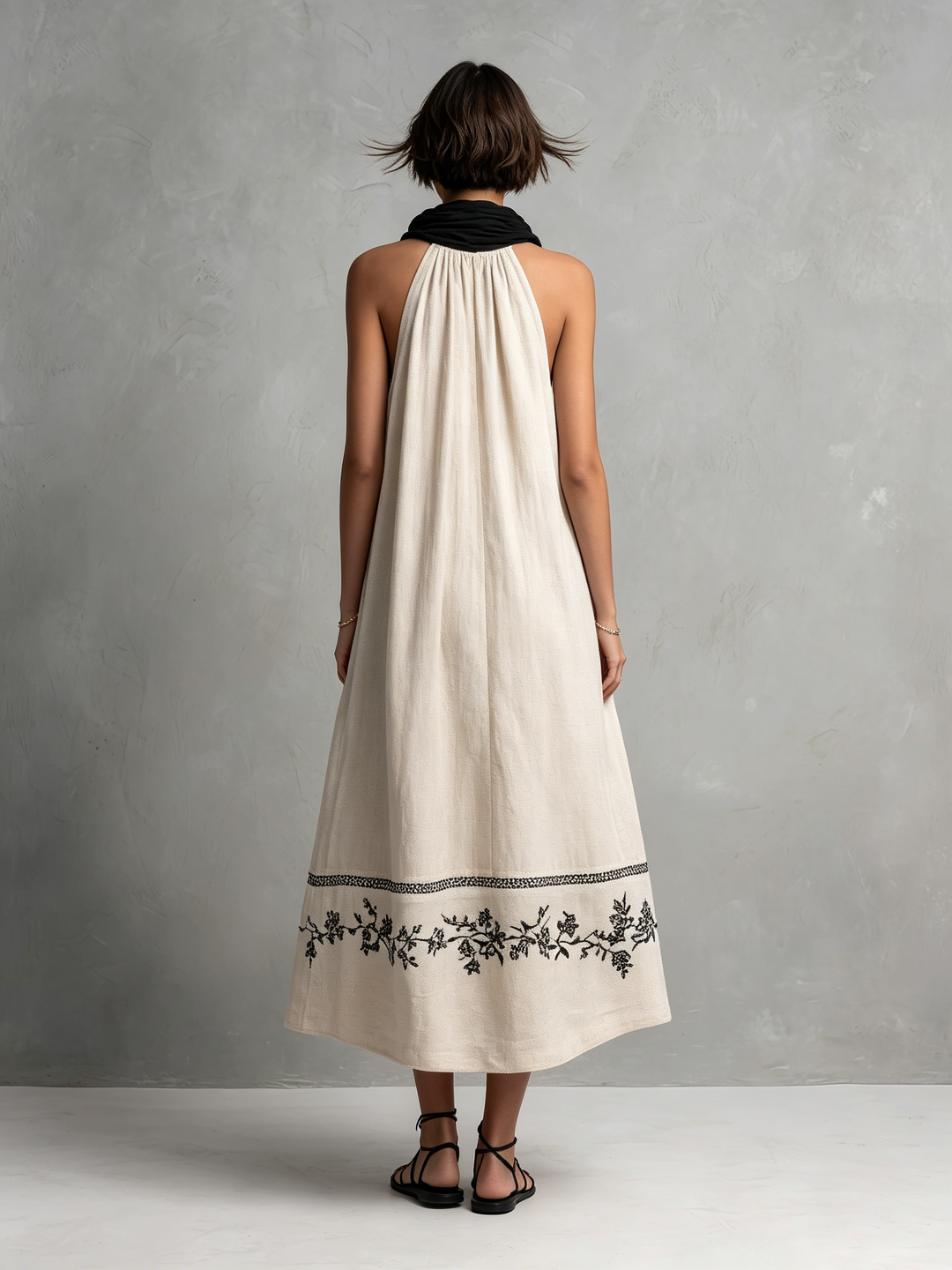 Women's Minimalist Color-Block Sleeveless Maxi Dress With Embroidered Hem