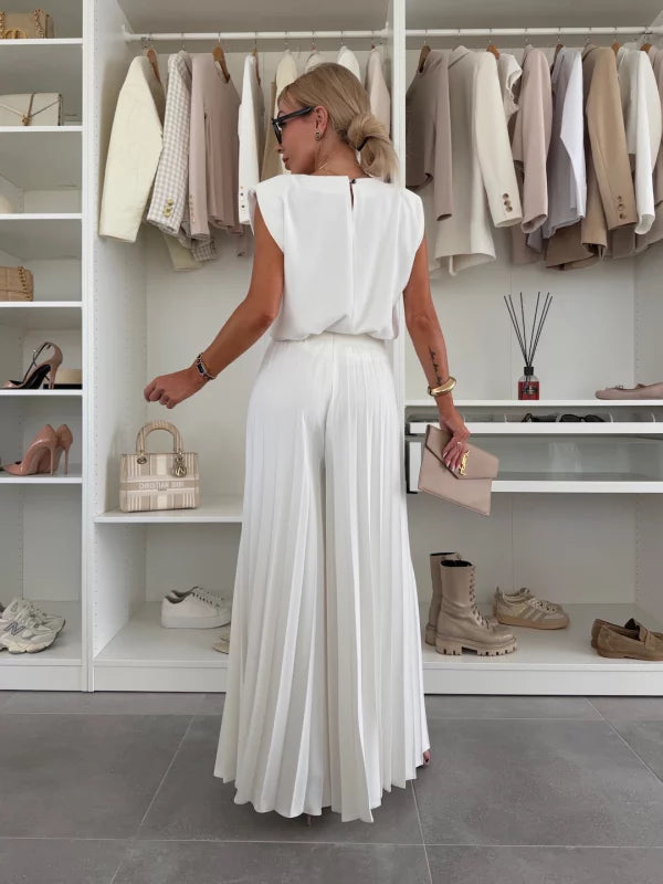 Chic Women’s Set with Pleated Trousers and Top
