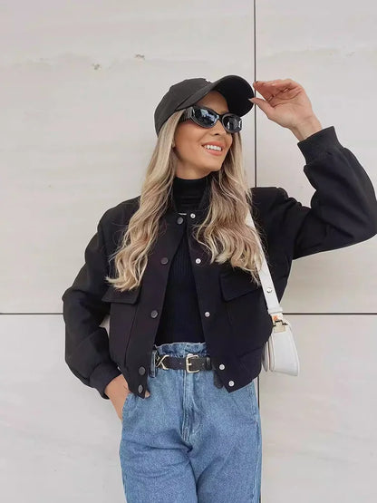 Clara | Chaqueta bomber informal con bolsillo frontal para mujer