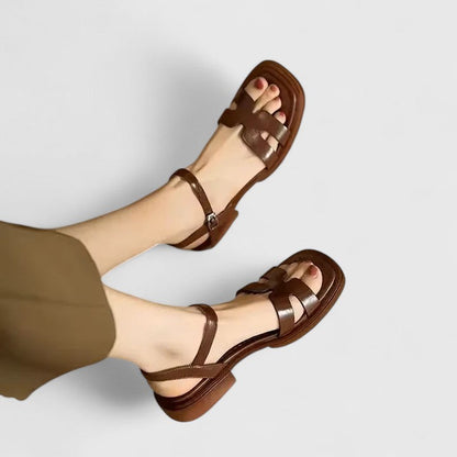 Deliane | Sofisticadas sandalias planas