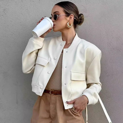 Clara | Chaqueta bomber informal con bolsillo frontal para mujer