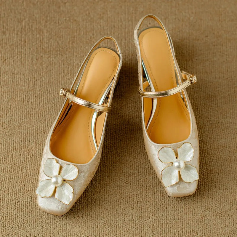 Zapatos de tacón Genine con pulsera trasera