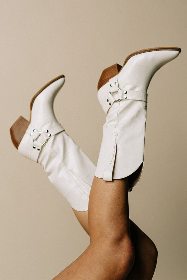 Clara | Botas vaqueras de moda para mujer con detalle de cinturón