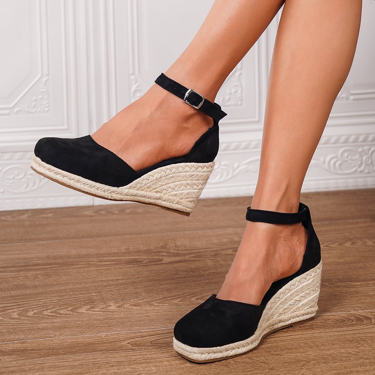 Women’s Closed Toe Buckle Wedge Sandals