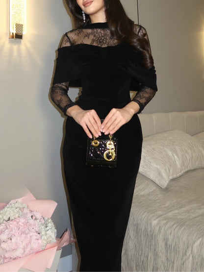 Vestido maxi ajustado de terciopelo negro con encaje