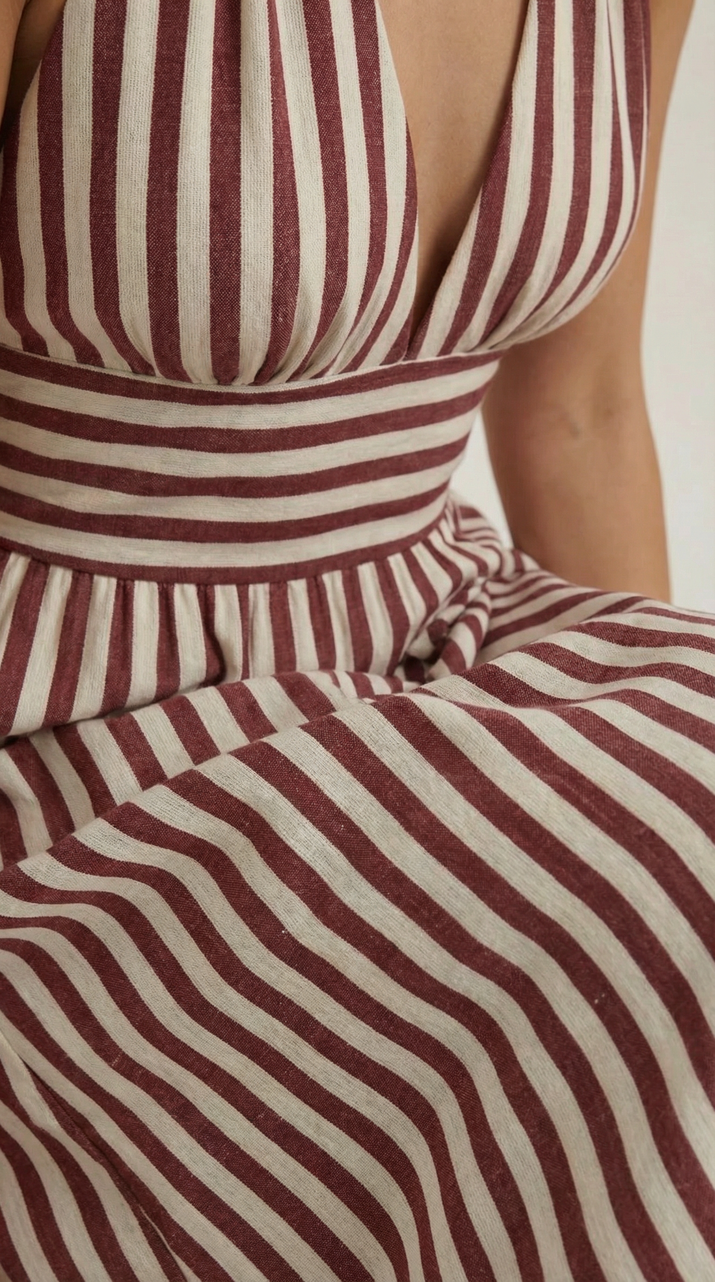 Vestido maxi Sandra de rayas con cuello de pico