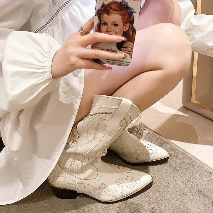 Women’s Chic Western Boots with Embroidery